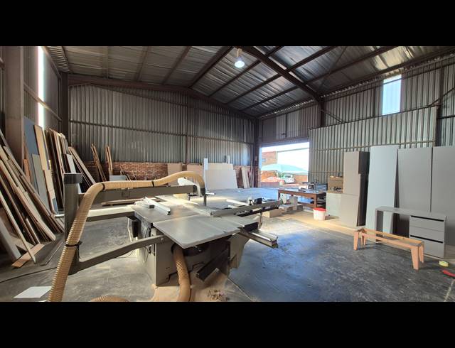 430M² FACTORY FOR SALE IN APEX